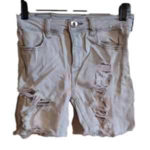 American Eagle super distressed shorts size 0. Supercute light wash for summer.